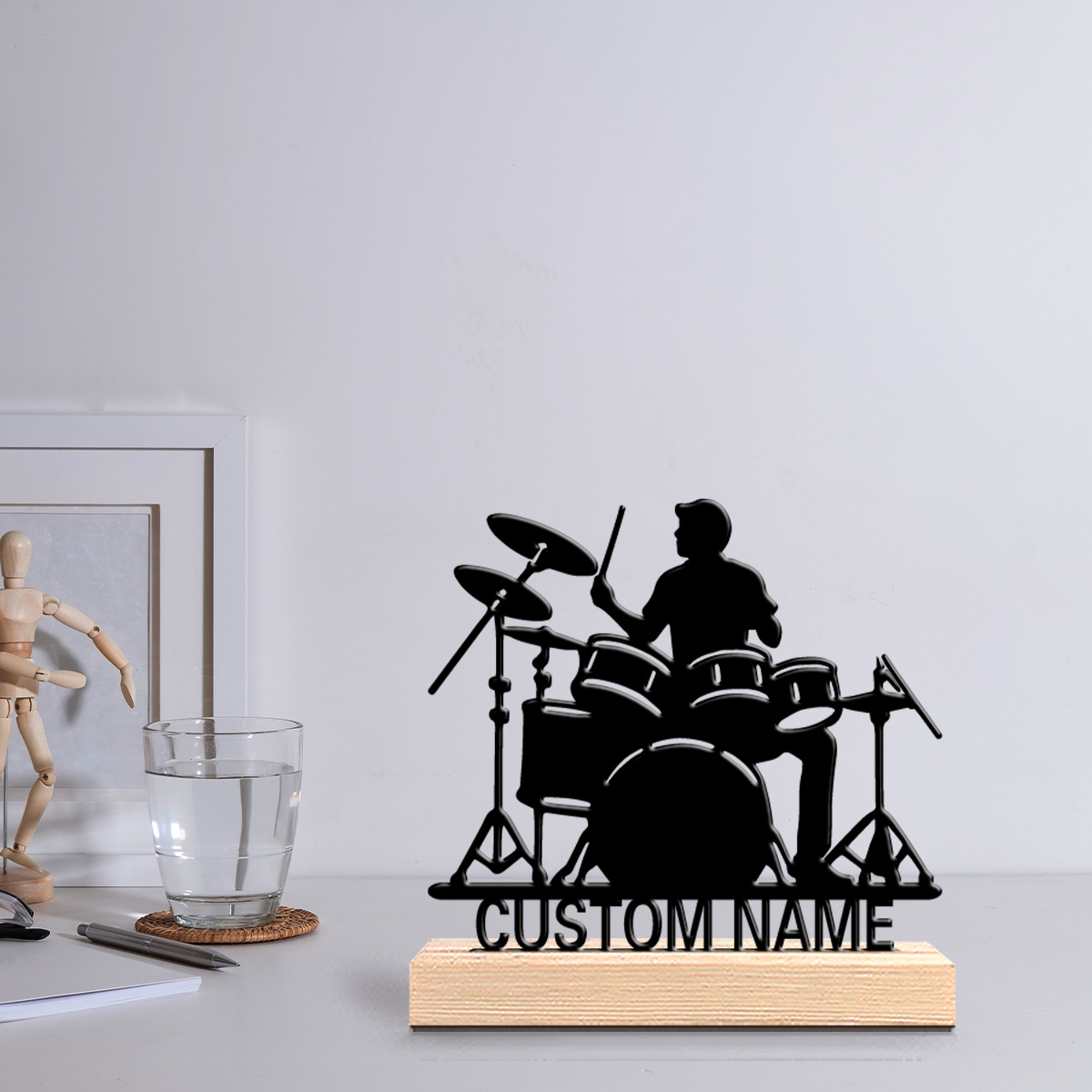 1個 カスタムネーム ドラムを叩く音楽家 メタル製置物 木製 - Musical Instrument Name のレビューと価格